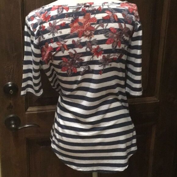 Ann Taylor July 4 Top Size M - Picture 5 of 5